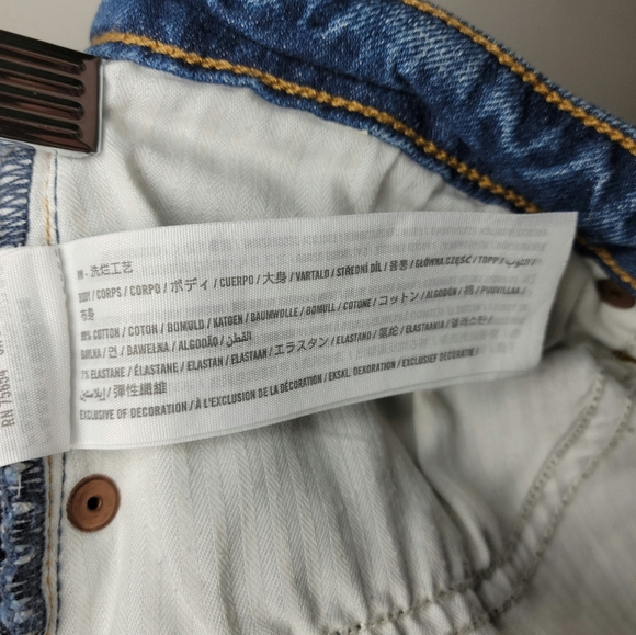 Abercrombie & Fitch Curve Love High Rise Mom Jeans | Distressed Size 29/8R NWOT - Picture 7 of 11